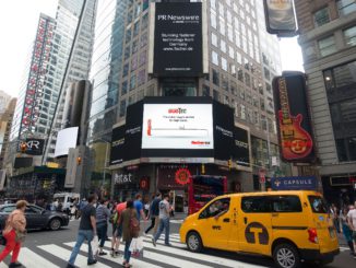 Fischer wirbt für Kippdübel „Duotec" am Times Square.