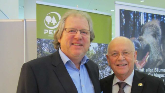 BPH-Geschäftsführer Heinz Blumenstein (r.) und Bernd Bielen vom IBT Netzwerk für Nachhaltigkeit.