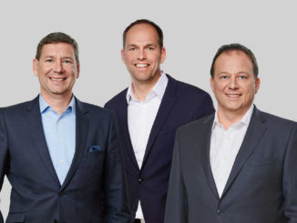 Peter Laubenstein ist neuer Geschäftsführer bei der Inoutic/ Deceuninck GmbH ((v. l.). Mit im Bild Jörn Schütte, Geschäftsführer Vertrieb und Marketing und Didier Leclercq, COO für Europa.